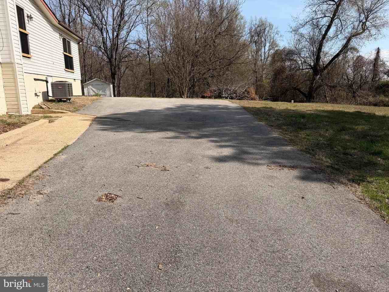 7285 Clyde Jones Rd - Photo 4 of 37