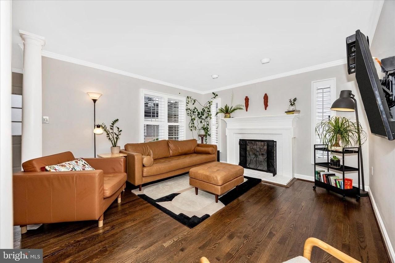 2465 Bear Den Rd - Photo 3 of 50