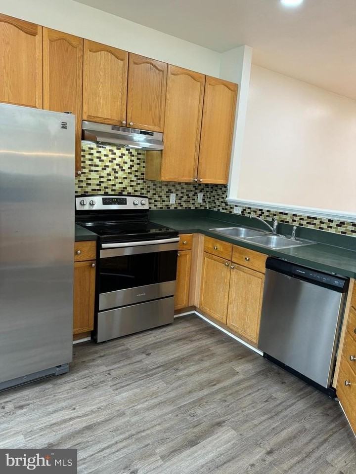 1943 Harpers Ct - Photo 3 of 22