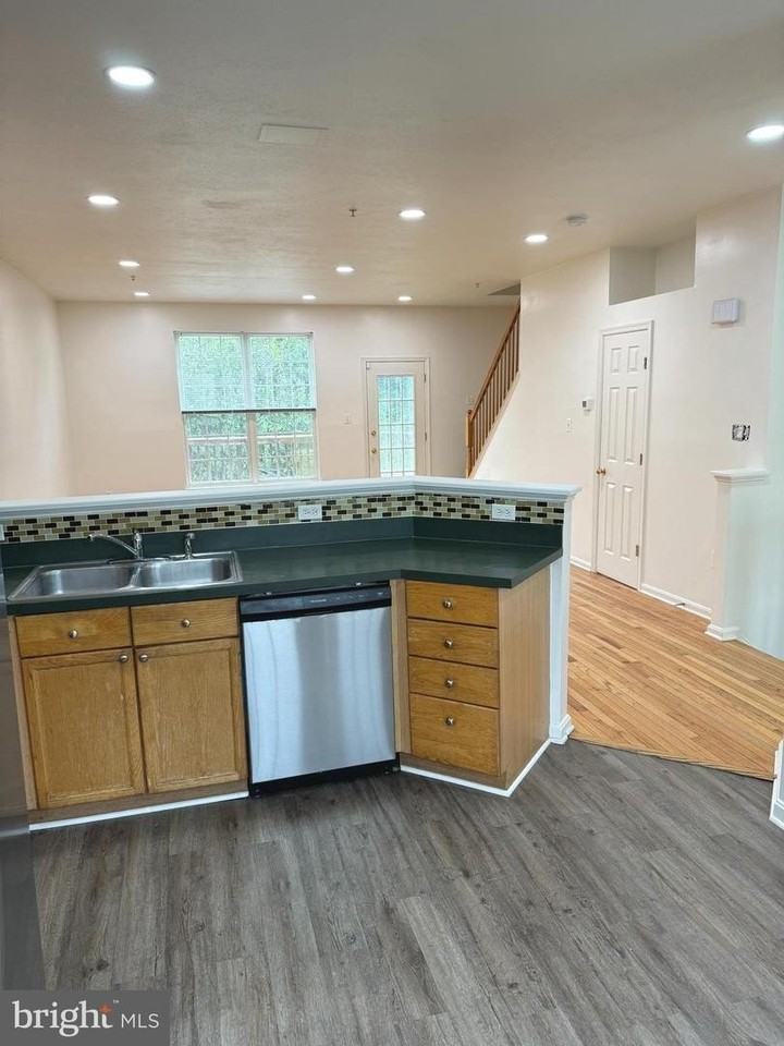 1943 Harpers Ct - Photo 4 of 22