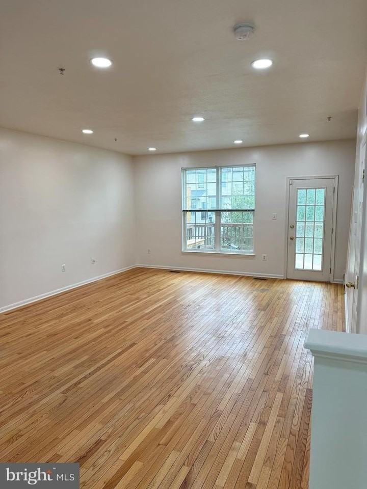 1943 Harpers Ct - Photo 7 of 22