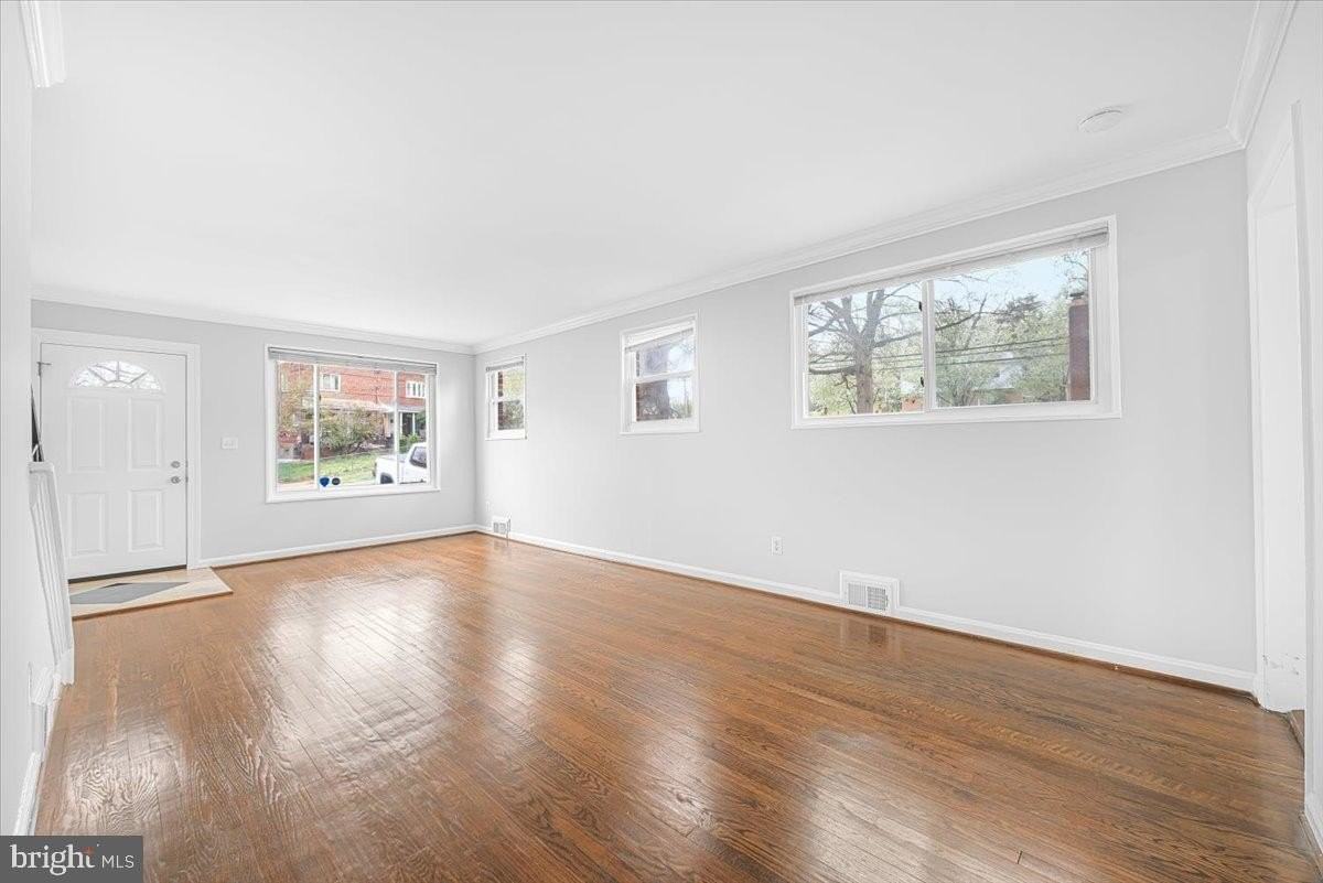 5225 59th Ave - Photo 6 of 22