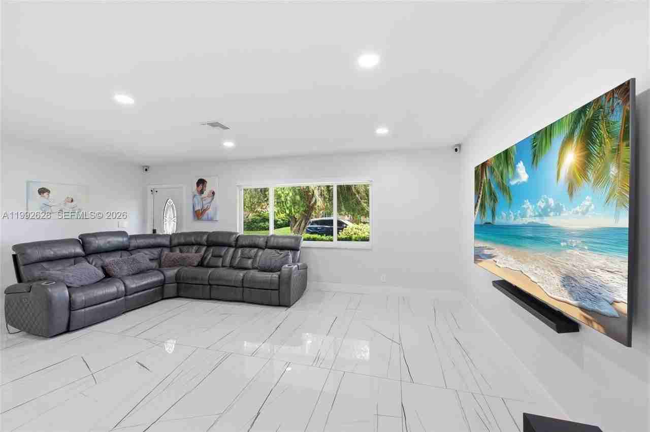 12002 Nw 27th Dr #12002 - Photo 5 of 46