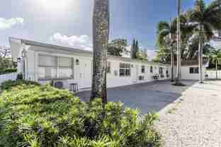 55 Sw 13th St #B - Photo 1 of 1