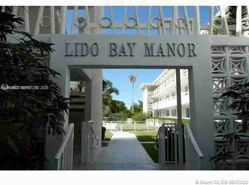 1631 Ne 114th St #305 - Photo 2 of 14