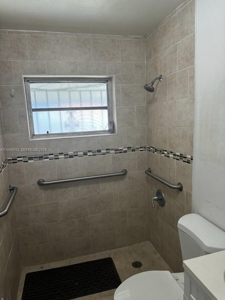 2734 Sw 30th Ct #3 - Photo 5 of 10