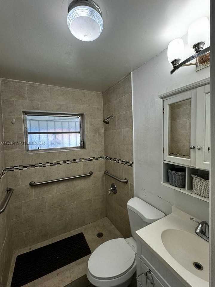 2734 Sw 30th Ct #3 - Photo 6 of 10