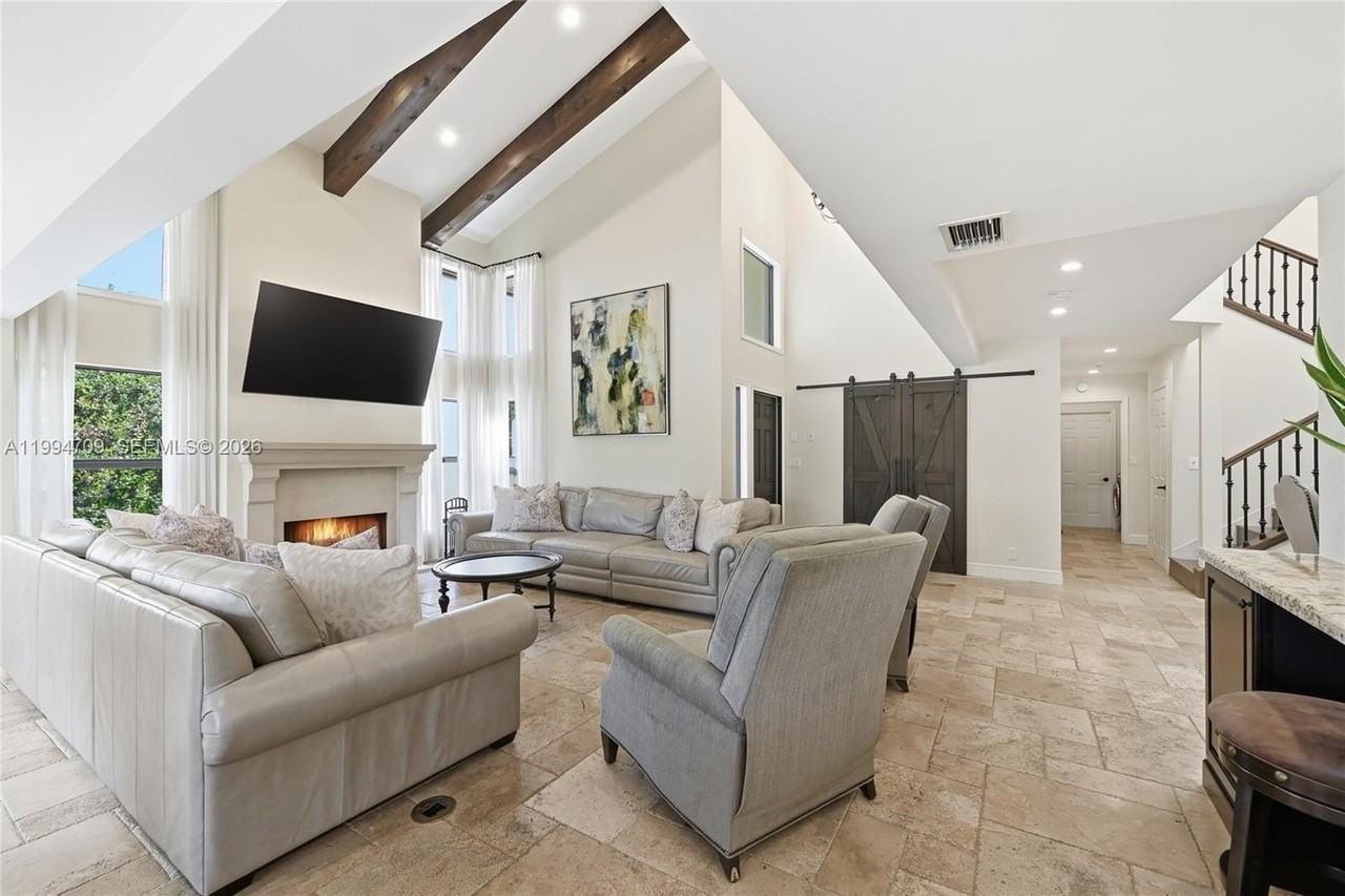 21944 Town Place Dr - Photo 7 of 50