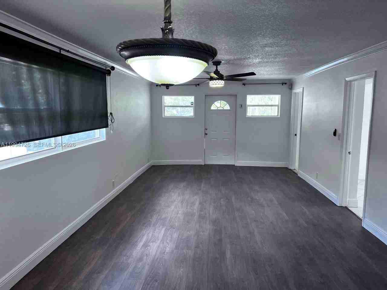 109 Sw 1st Ave - Photo 5 of 16