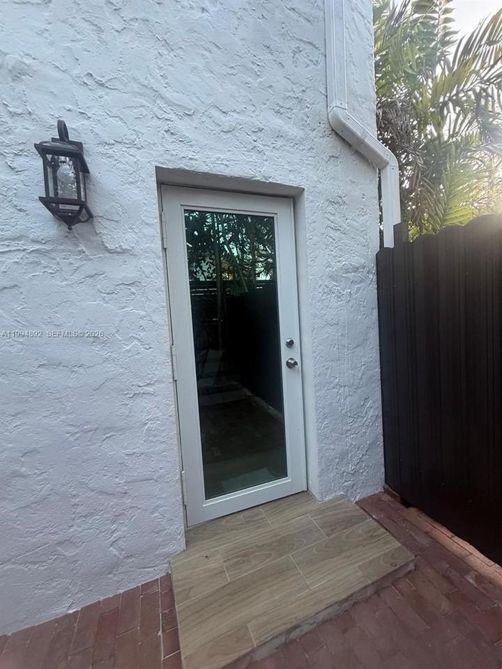 1235 Coral Way - Photo 3 of 32