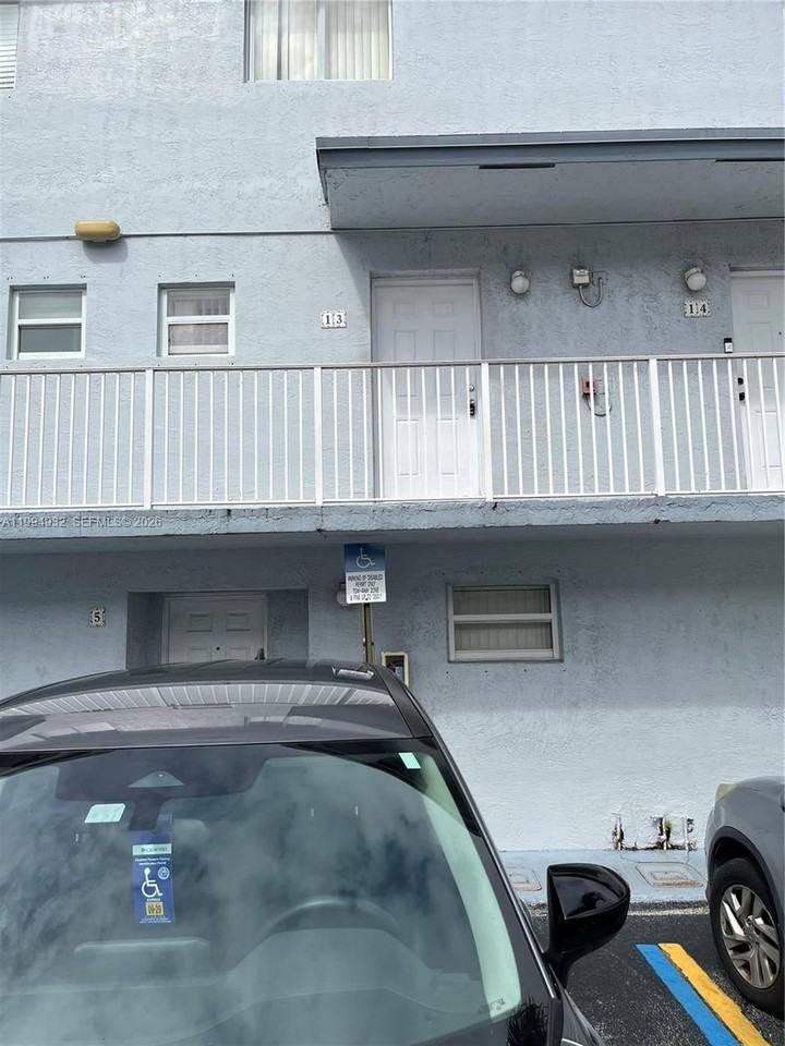 8031 Nw 8th St #13 - Photo 4 of 20