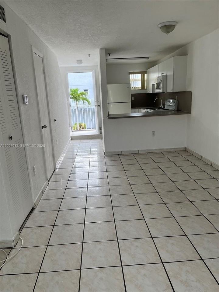 8031 Nw 8th St #13 - Photo 5 of 20