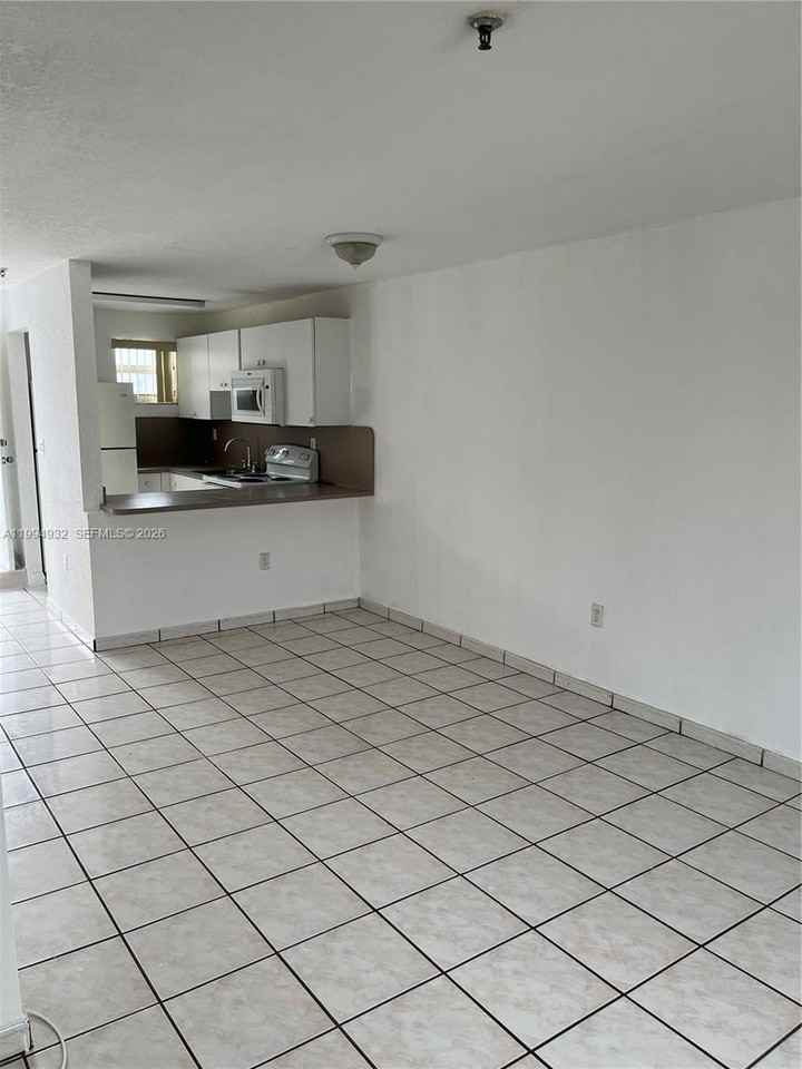 8031 Nw 8th St #13 - Photo 7 of 20