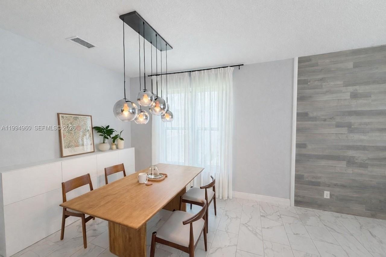 5005 Northern Lights Dr #5005 - Photo 6 of 17