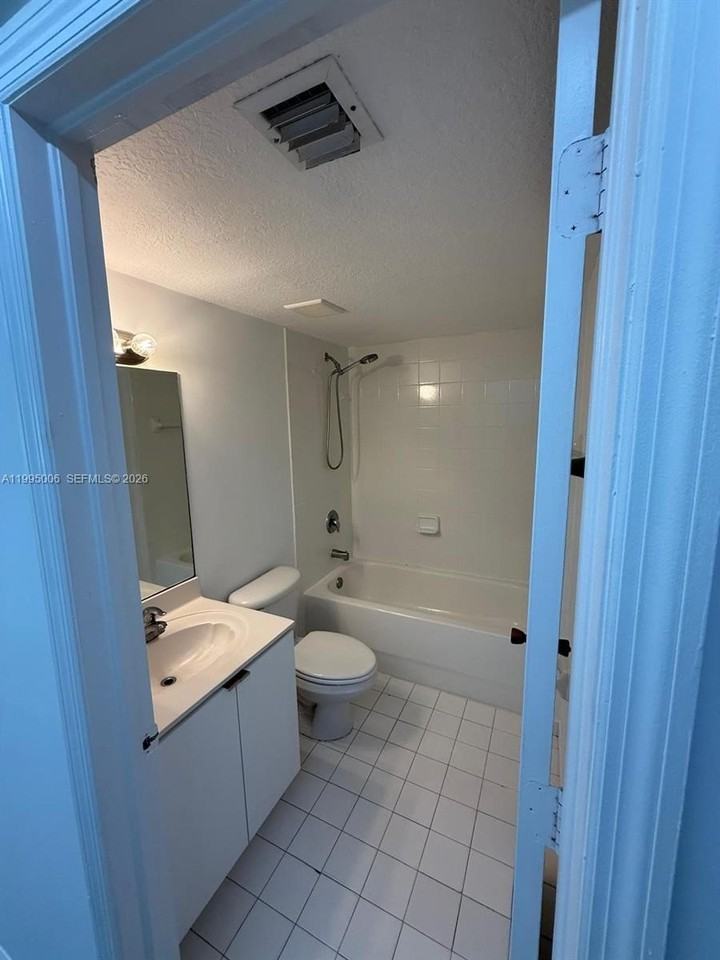 22701 Sw 88th Pl #202-9 - Photo 7 of 11