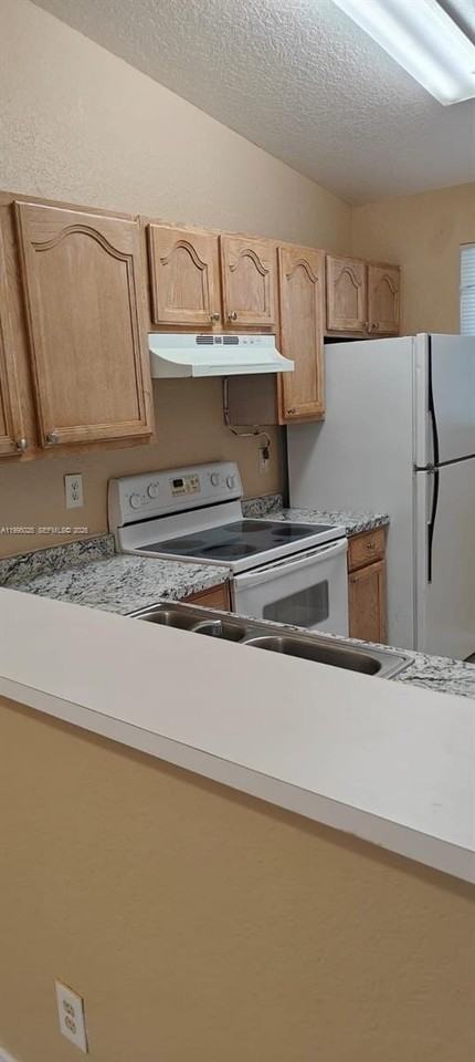 3598 Nw 91st Ln #3598 - Photo 4 of 12