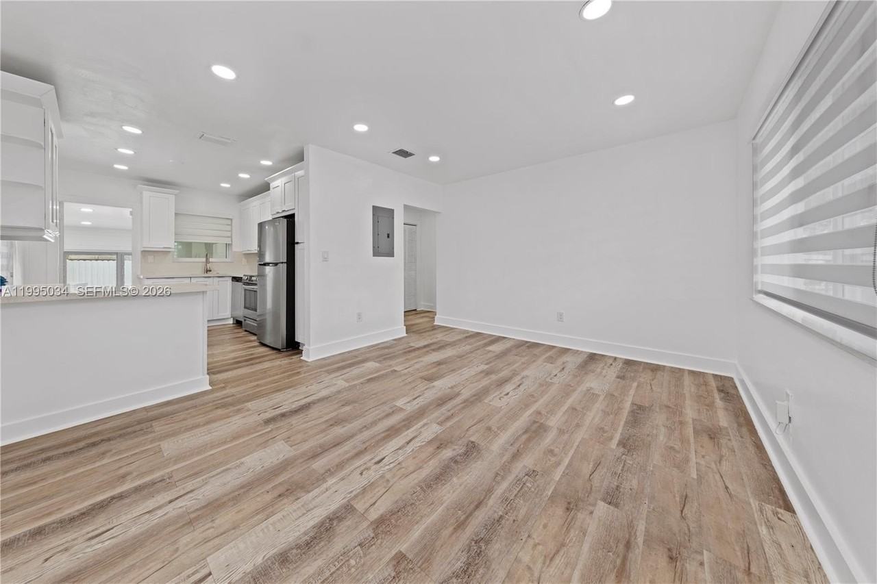 5727 Sw 3rd St #0 - Photo 3 of 14