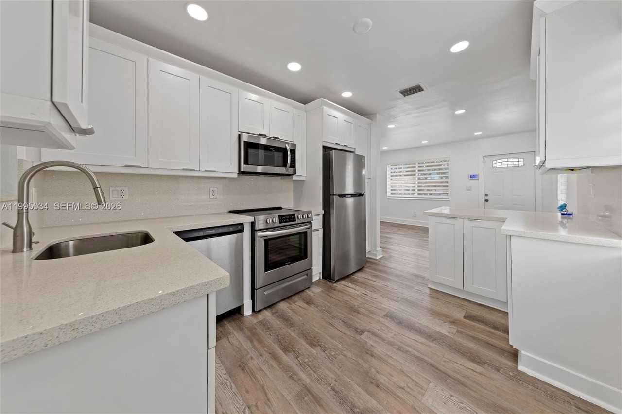 5727 Sw 3rd St #0 - Photo 6 of 14