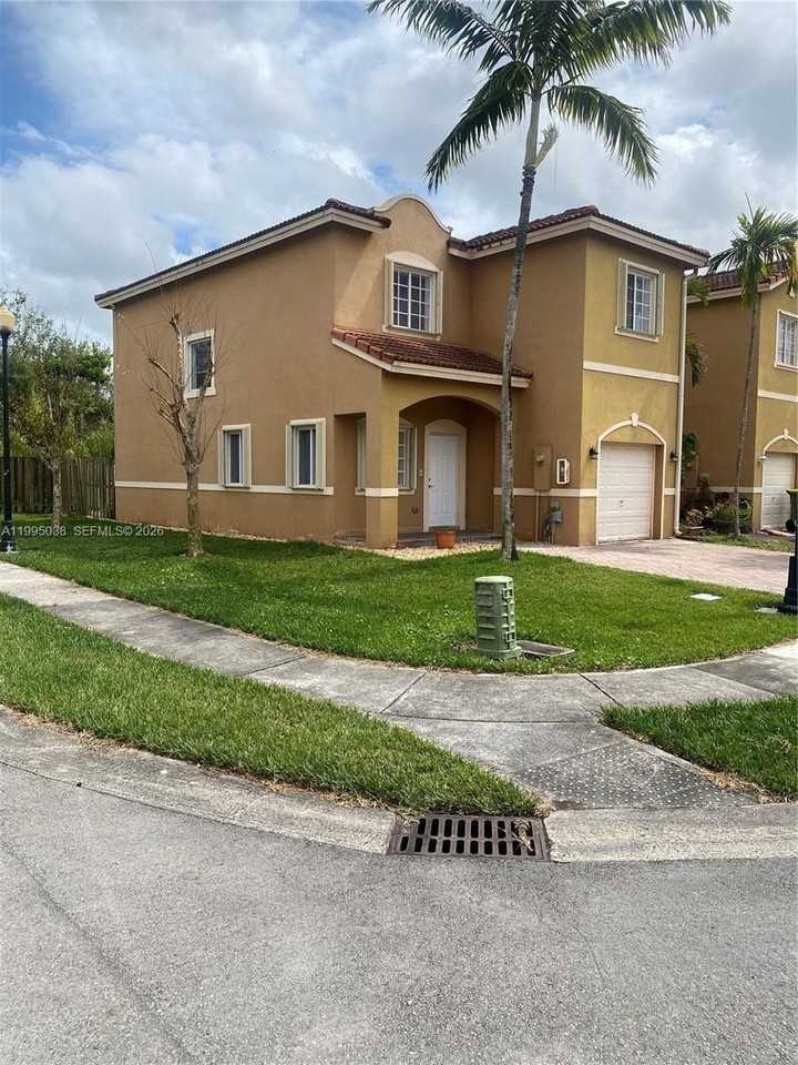 319 Se 20th Ter #319 - Photo 2 of 18