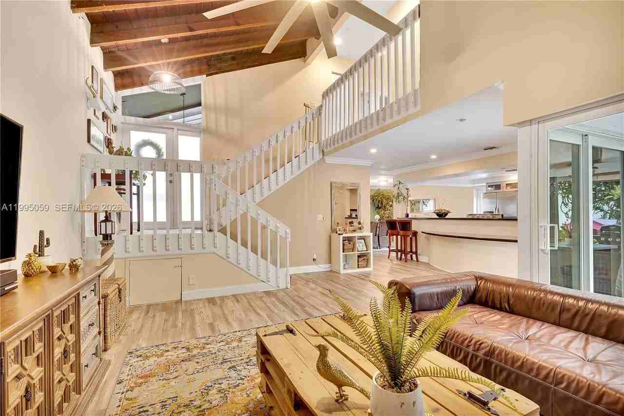 1610 W Sandpiper Cir - Photo 3 of 46