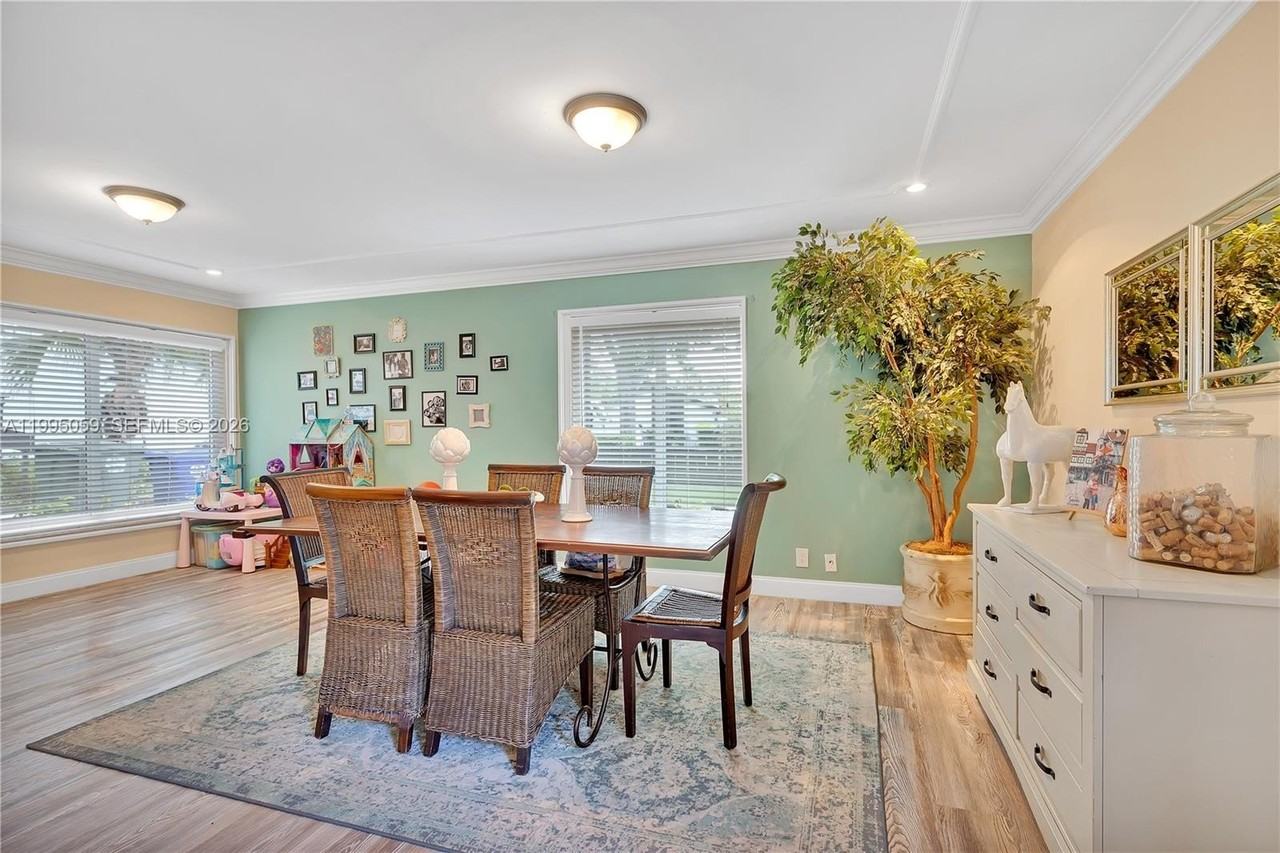 1610 W Sandpiper Cir - Photo 4 of 46