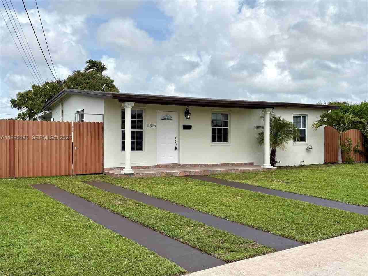 11315 Sw 58th Ter - Photo 2 of 26