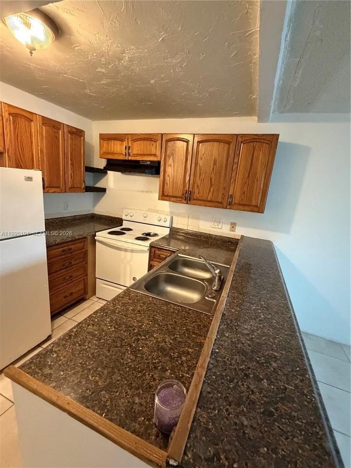 8604 Nw 35th St #102 - Photo 5 of 14