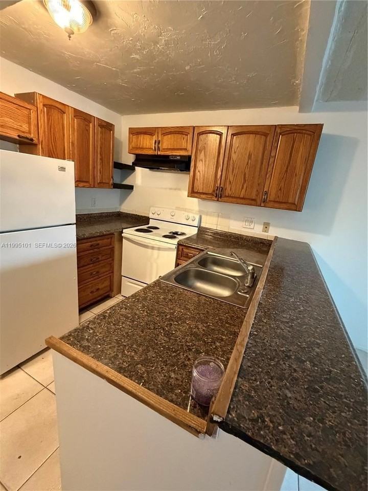 8604 Nw 35th St #102 - Photo 6 of 14