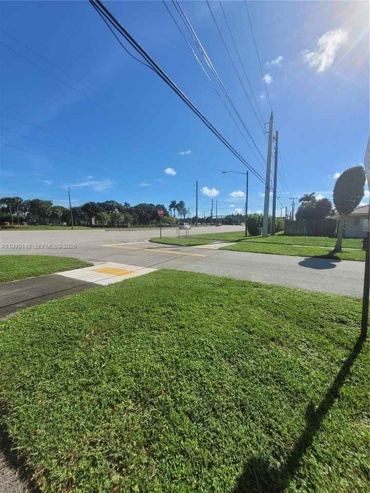 22028 Acapulco Ct - Photo 3 of 34