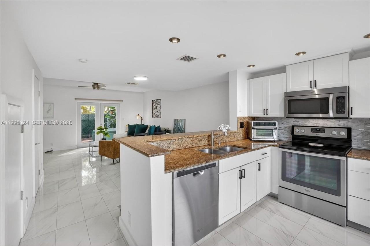 1953 Ne 15th Ave #1953 - Photo 2 of 35