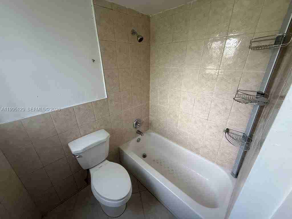 1663 Ne Miami Gardens Dr #140 - Photo 7 of 14