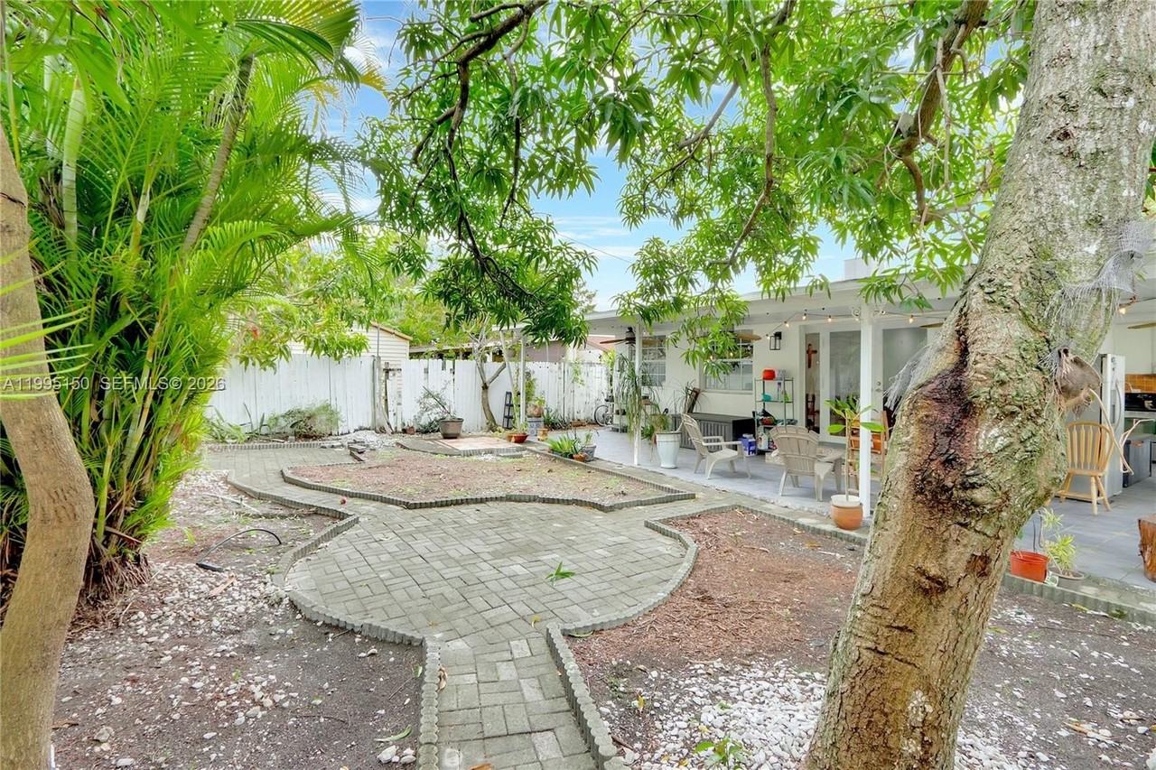 5509 Sw 6th St - Photo 4 of 22