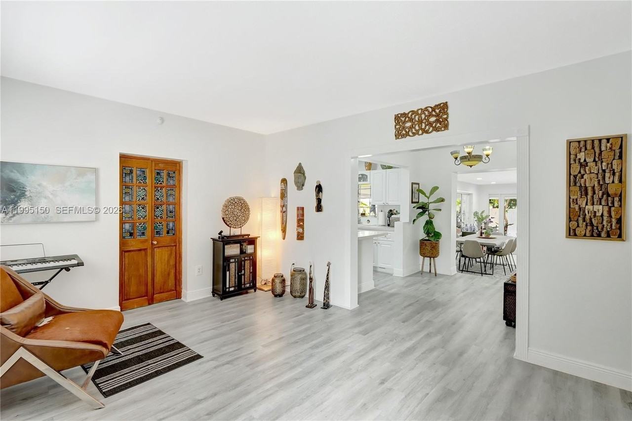 5509 Sw 6th St - Photo 6 of 22