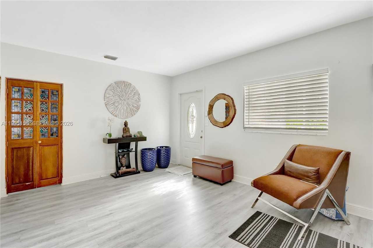 5509 Sw 6th St - Photo 7 of 22