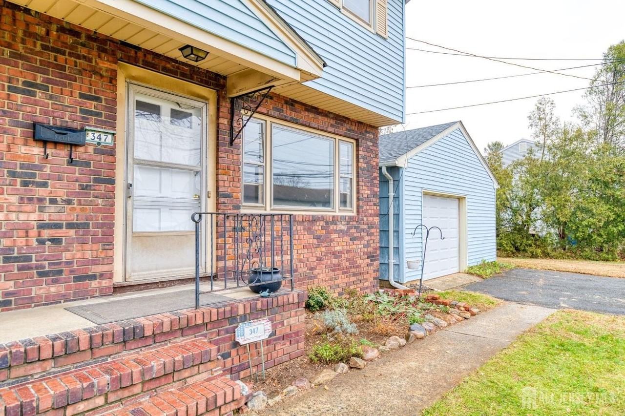 347 Lincoln Blvd - Photo 2 of 25