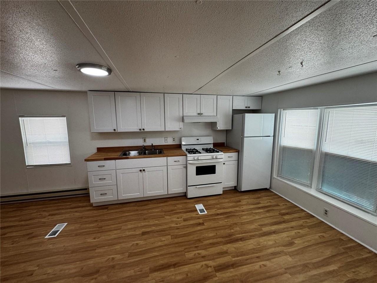 1350 County Dr - Photo 5 of 13