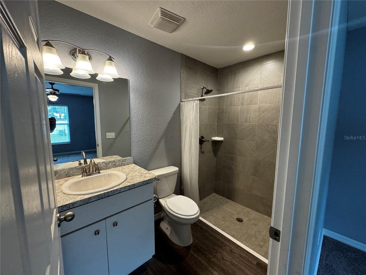 13705 Se 54th Ct - Photo 7 of 12