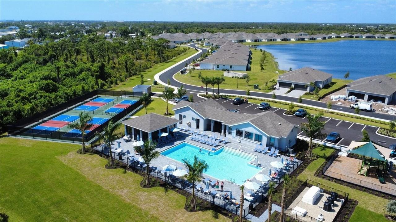 8225 Shore Lake Dr - Photo 2 of 39