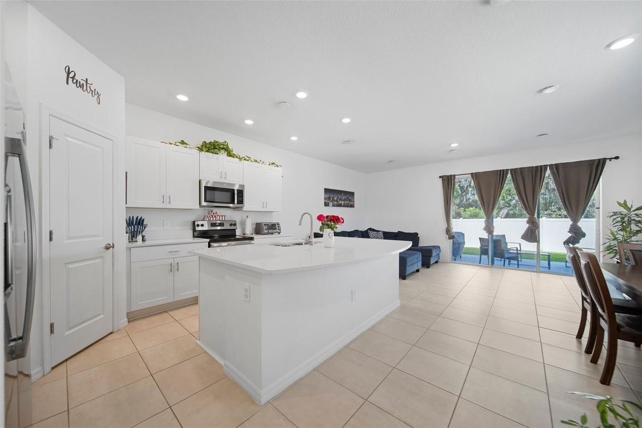 3593 Anibal St - Photo 3 of 11