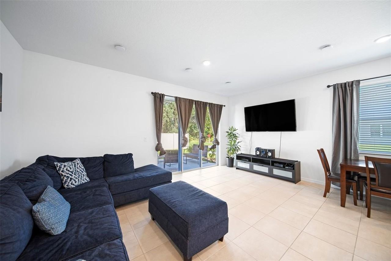 3593 Anibal St - Photo 4 of 11