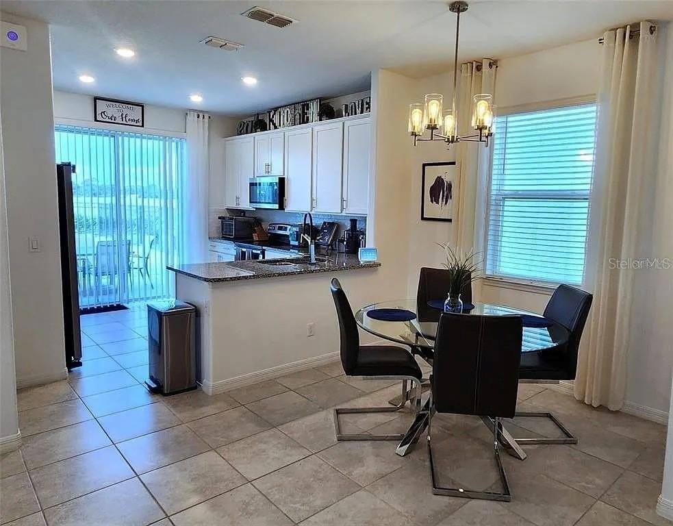 2286 Nuthatch St - Photo 4 of 18