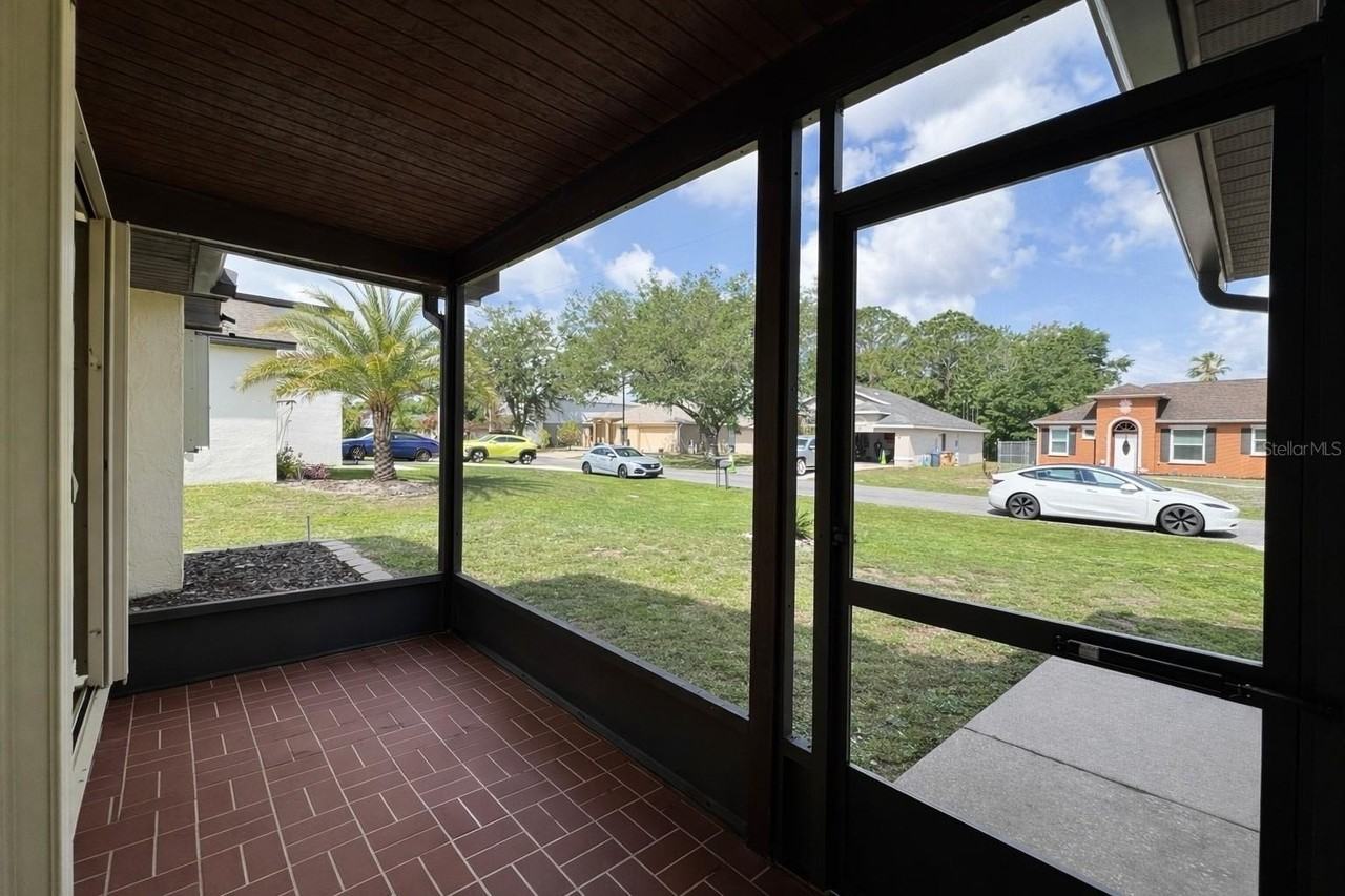 1108 Dartford Dr - Photo 2 of 20