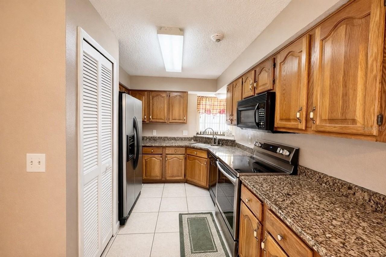 1108 Dartford Dr - Photo 3 of 20