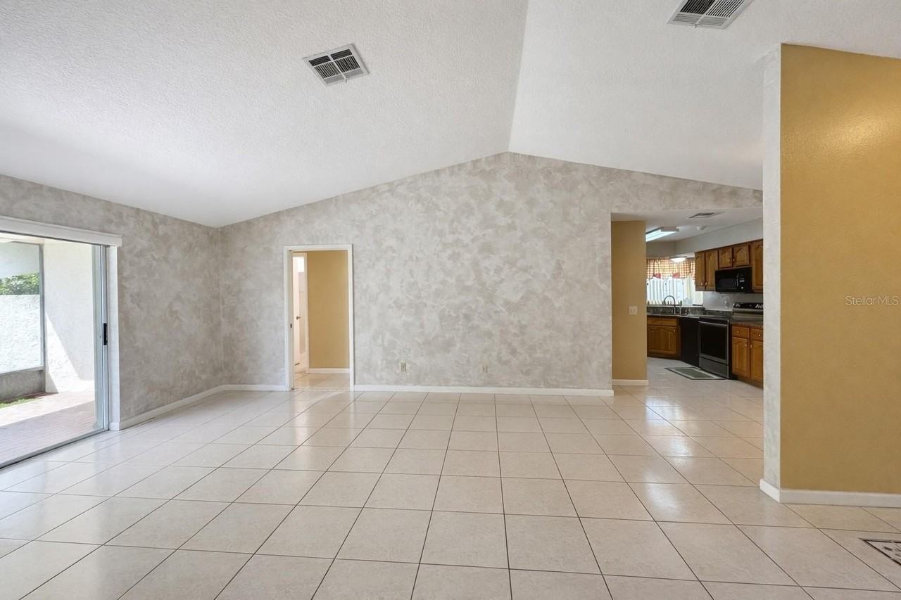 1108 Dartford Dr - Photo 7 of 20