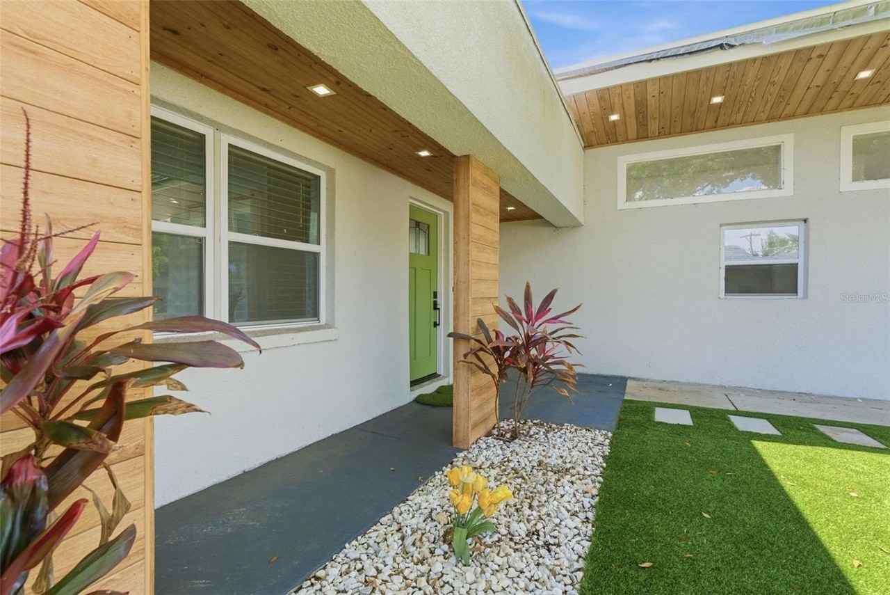 3916 W Iowa Ave - Photo 4 of 28