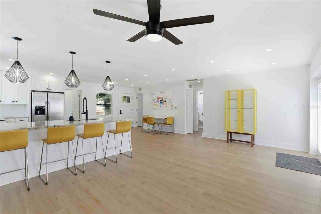 3916 W Iowa Ave - Photo 5 of 28