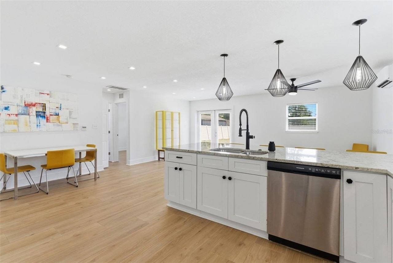 3916 W Iowa Ave - Photo 7 of 28