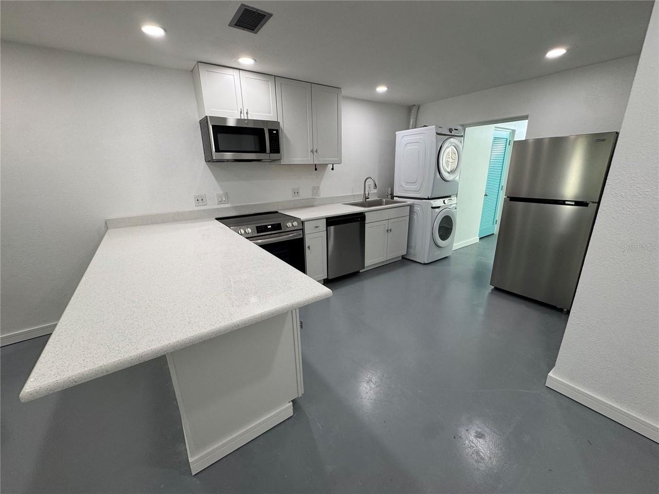 5720 13th Ave N #106B - Photo 3 of 28