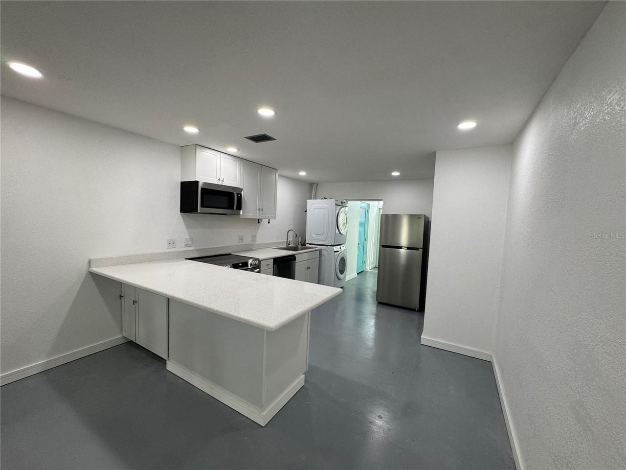 5720 13th Ave N #106B - Photo 6 of 28