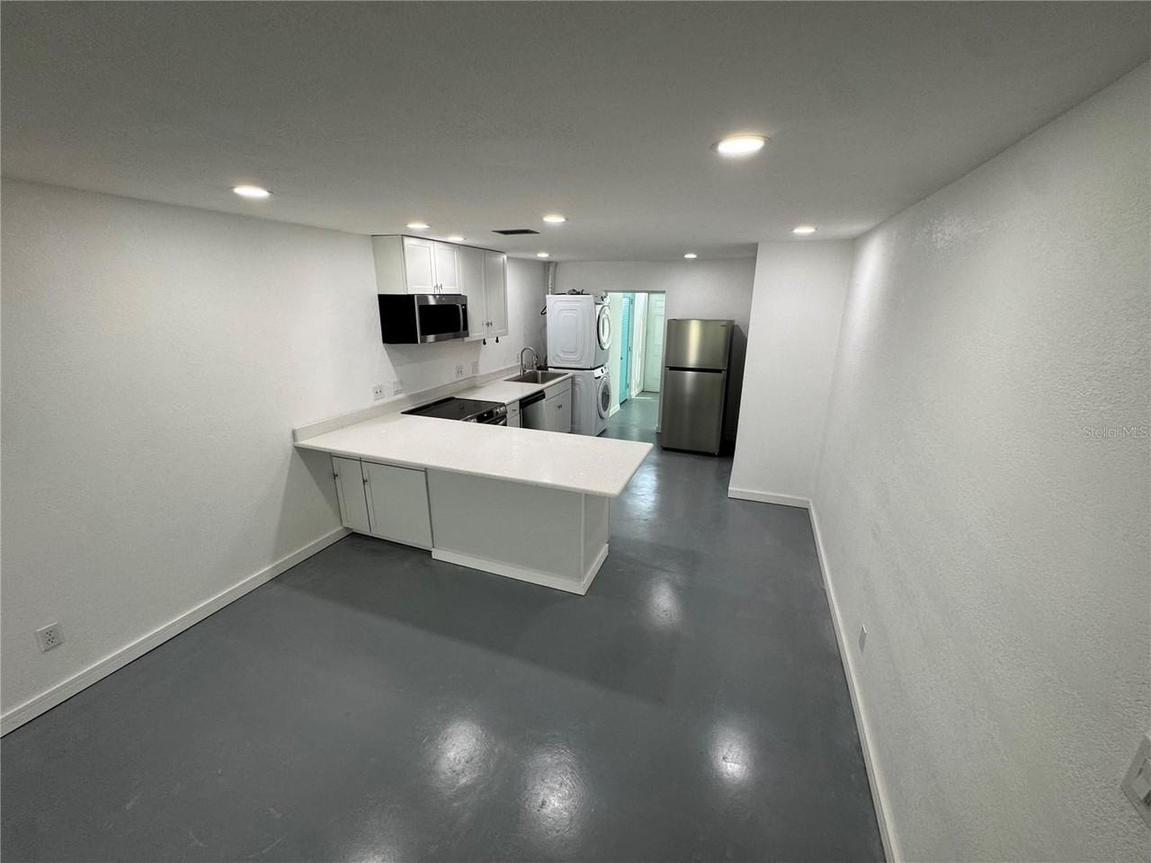 5720 13th Ave N #106B - Photo 7 of 28